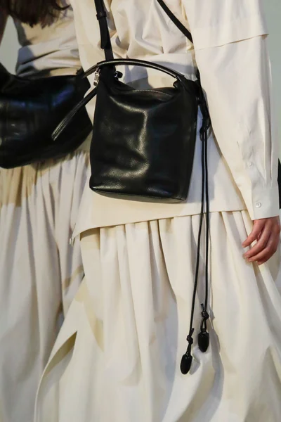 Look 54